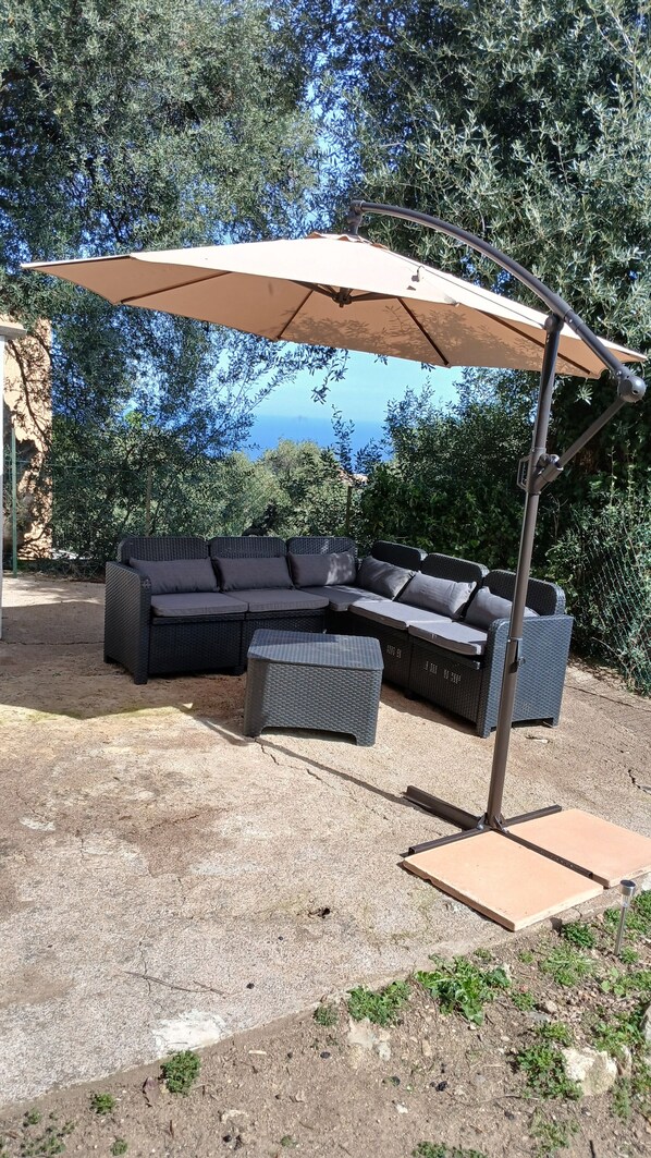 Property grounds - QUIET VILLAGE HOUSE WITH A LARGE GARDEN AND A VIEW OF ILE ROUSSE, 3 BEDROOMS (Santa-Reparata-Di-Balagna)