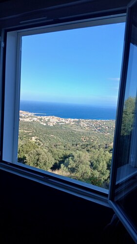 QUIET VILLAGE HOUSE WITH LARGE GARDEN OVERLOOKING ILE ROUSSE 3 BEDROOMS