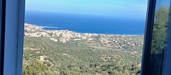 QUIET VILLAGE HOUSE WITH LARGE GARDEN OVERLOOKING ILE ROUSSE 3 BEDROOMS