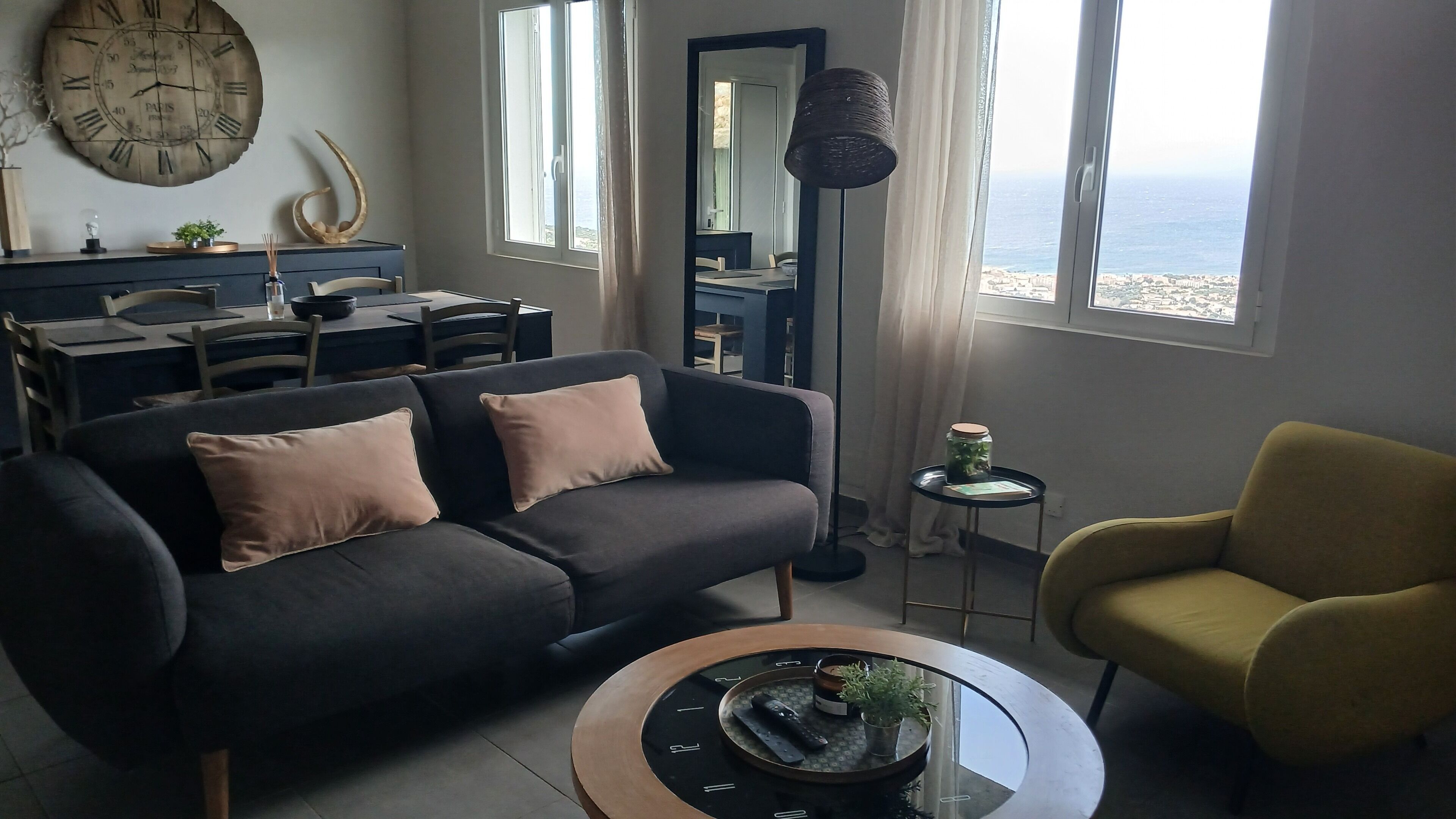 Älytelevisio, kirjoja