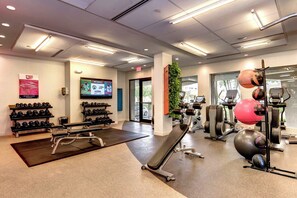 Fitness facility - Immerse Yourself in This Beatiful Apt (Arlington)