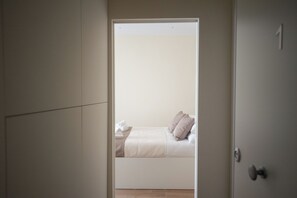 1 habitación, caja de seguridad en la habitación y escritorio 