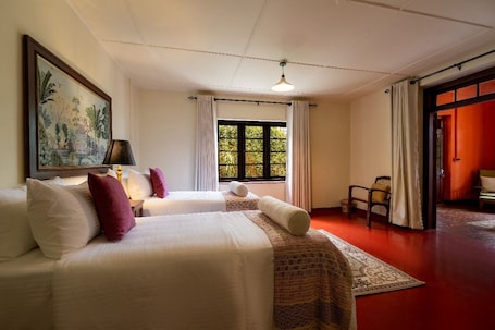 Superior Family Suite with Lounge - Herb Garden View,Tea Estate Tour & Extended Check-in & Check-out | Individually decorated, desk, laptop workspace, free rollaway beds