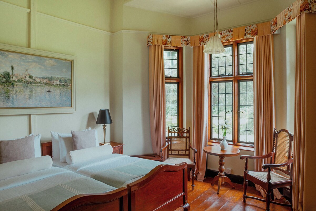 Lily Twin Room | Egyptian cotton sheets, premium bedding, memory foam beds, desk