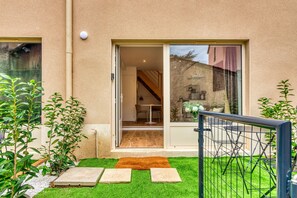 Exterior - L’Epicéa - RDJ duplex, proche métro+hôpital (Oullins-Pierre-Bénite)
