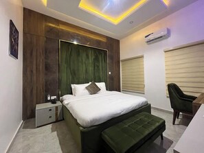 Apartamento familiar, balcón, vistas a la ciudad | 2 dormitorios, escritorio, espacio para trabajar con un portátil