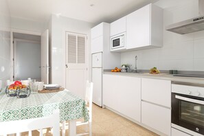 Frigorifero, microonde, forno, lavastoviglie