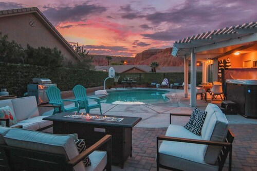 Heated Pool at Turtle Cove Sleeps 12