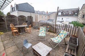 屋外ダイニングエリア