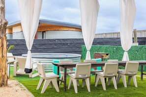 Outdoor dining - RV Spot #4 @ The Halles (Round Top)