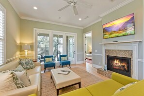 TV connectée, cheminée