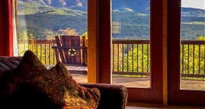 Sweet Home Tn book for spring, AMAZING MOUNTAIN VIEWS! hot tub! game room