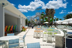 屋外ダイニングエリア