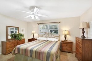 3 bedrooms, iron/ironing board, WiFi, bed sheets