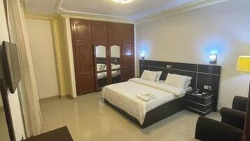 1 bedroom, WiFi, bed sheets