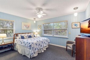 4 slaapkamers, een strijkplank/strijkijzer, gratis wifi, beddengoed