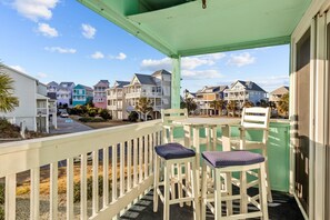 Outdoor dining - Oceanfront Complex | Pool | 2 Bedrooms (Atlantic Beach)