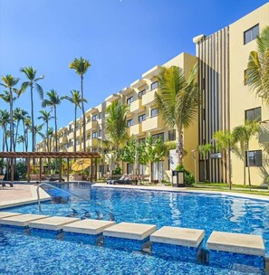Indoor pool, outdoor pool