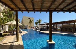Indoor pool, outdoor pool
