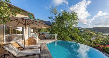 Villa Tramonto. Great view, exclusive area and beach at walking distance.