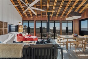 Smart TV, fireplace - Bodega Shoals | Beach Access, Hot Tub & BBQ (Bodega Bay)