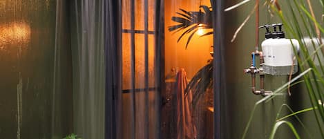Apartamento luxo, 1 cama Queen, terraço | Terraço/pátio