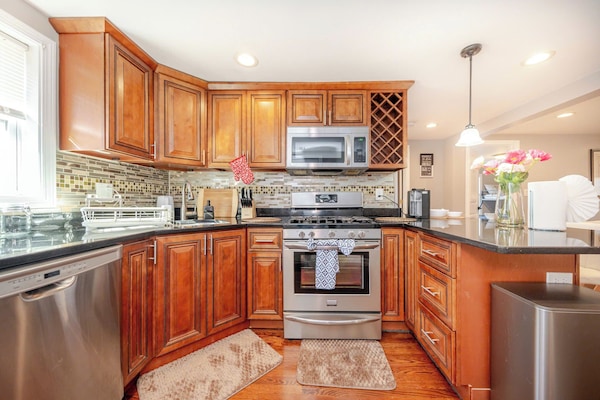 ثلاجة، ميكروويف، فرن، موقد طهي مسطح