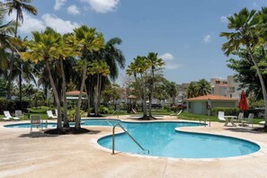 Pool - Villa Merchán | 8 Guests | 4BR & 4.5 Bathrooms (Dorado)