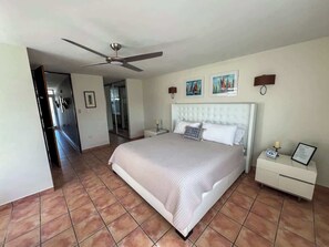 4 chambres, fer et planche à repasser, lit de bébé portatif, Wi-Fi