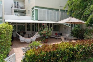 Outdoor dining - Villa Merchán | 8 Guests | 4BR & 4.5 Bathrooms (Dorado)