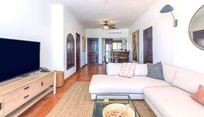 TV - 2BD Beach Front Luxury in Cabo (San José del Cabo)