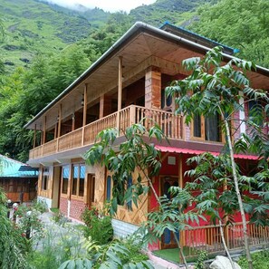 Exterior - Boutique Riverside homestay Pet Friendly (Gushaini)