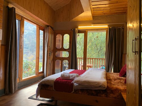 Boutique Riverside homestay Pet Friendly 