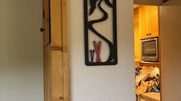 Microondas, horno, parrilla de estufa y lavavajillas