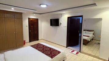 9 bedrooms, iron/ironing board, WiFi, bed sheets