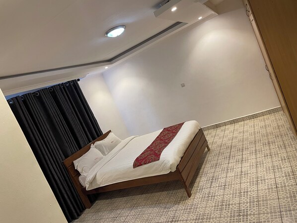 9 camere, ferro/asse da stiro, Wi-Fi, lenzuola