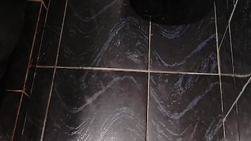 Toallas y papel de baño