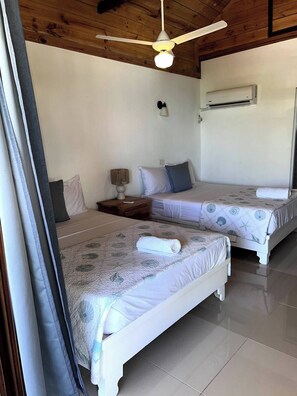 1 slaapkamer, een strijkplank/strijkijzer, wifi, beddengoed