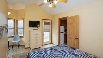 1 habitación, tabla de planchar con plancha, wifi y ropa de cama