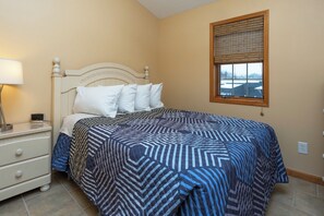 2 bedrooms, iron/ironing board, WiFi, bed sheets - A Suite Place .5 mi from Beach (Michigan City)