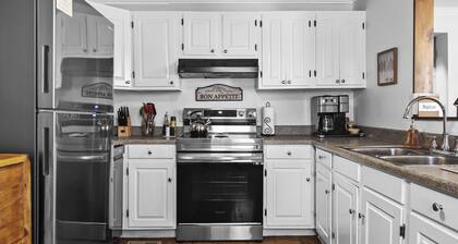 *NEW*Hops House-Sleeps10-8Mi.toCDP&15Mi.toASV