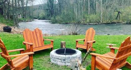 *Oaks Creek Cottage*ON the Creek*3bd 2bath Sleeps6