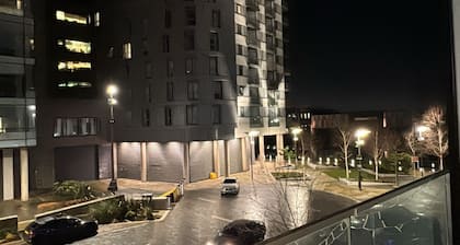 Luxury Modern Balcony Apartment - Media city - next to old Trafford