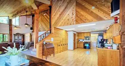 Toledo Bend Lakefront Escape: Come Relax, Fish and Unwind at the Big Easy