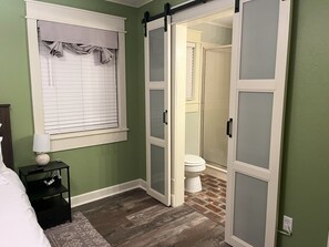 3 habitaciones, tabla de planchar con plancha y wifi gratis 