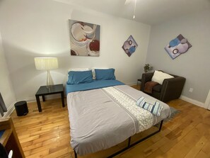 3 عدّة غرف نوم ومكواة/لوح كي وواي فاي وملاءات أسرّة