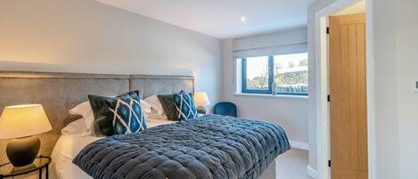 2 chambres, Wi-Fi gratuit, draps fournis