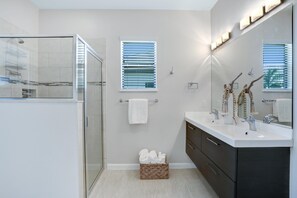 Shower, hair dryer, towels, soap - Waterfront Paradise in Cape Coral, 4BR Salt Pool & Spa (Cape Coral)