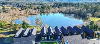Pond View At The Commons - Dog Friendly