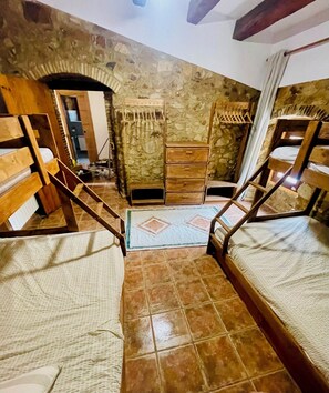 3 soverom, safe på rommet, strykejern/-brett og wi-fi (inkludert)